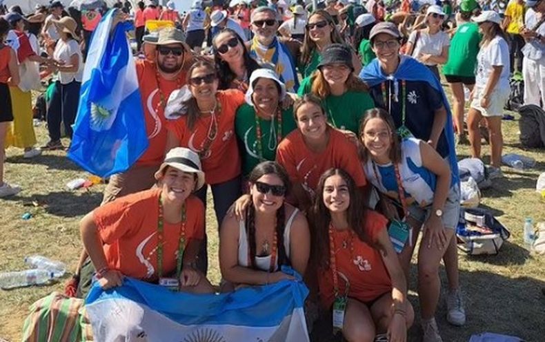 Los j&oacute;venes representaron a la Di&oacute;cesis Z&aacute;rate-Campana.