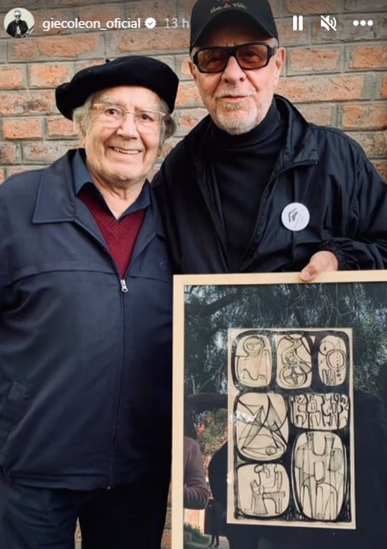 Adolfo P&eacute;rez Esquival junto a Le&oacute;n Gieco.
