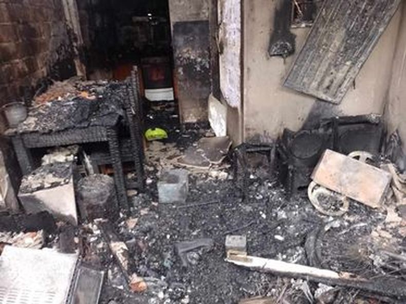 Hasta el momento se desconoce las causas que originaron el incendio en la vivienda de Agustoni. 