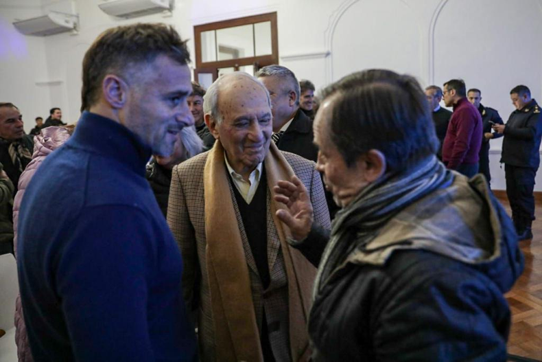 SEGURIDAD. Federico Achával se reunió con vecinos y comerciantes del centro para presentar la nueva política. 
