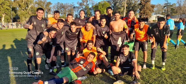 ESCOLTA. Unión Ferroviaria superó a Bajo San Isidro y está 2º en su grupo.