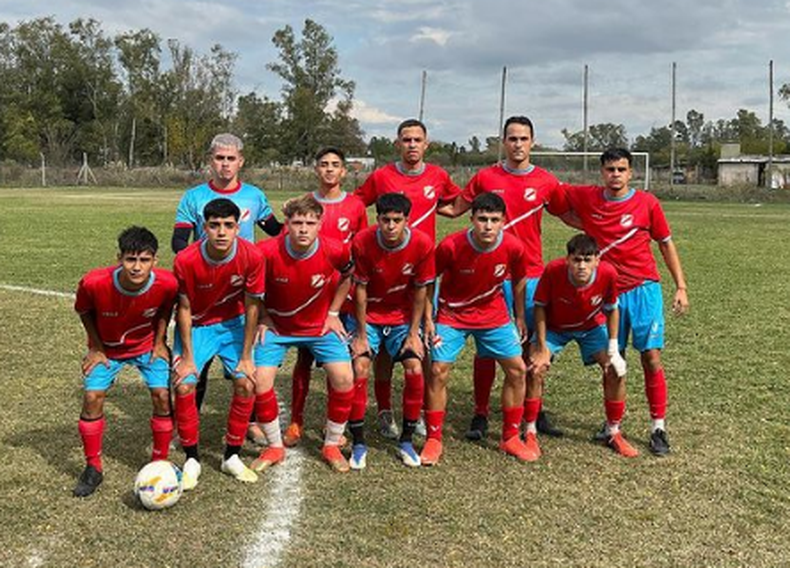 PUNTERO. Atlético Perú ganó en Derqui y es único líder de Campeonato A.