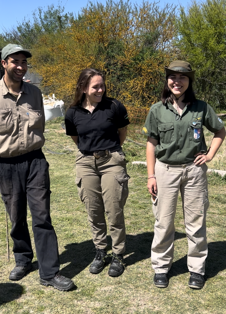 Los guardaparques de la Reserva Natural del Pilar. Mart&iacute;n, Samara y Valentina.&nbsp;