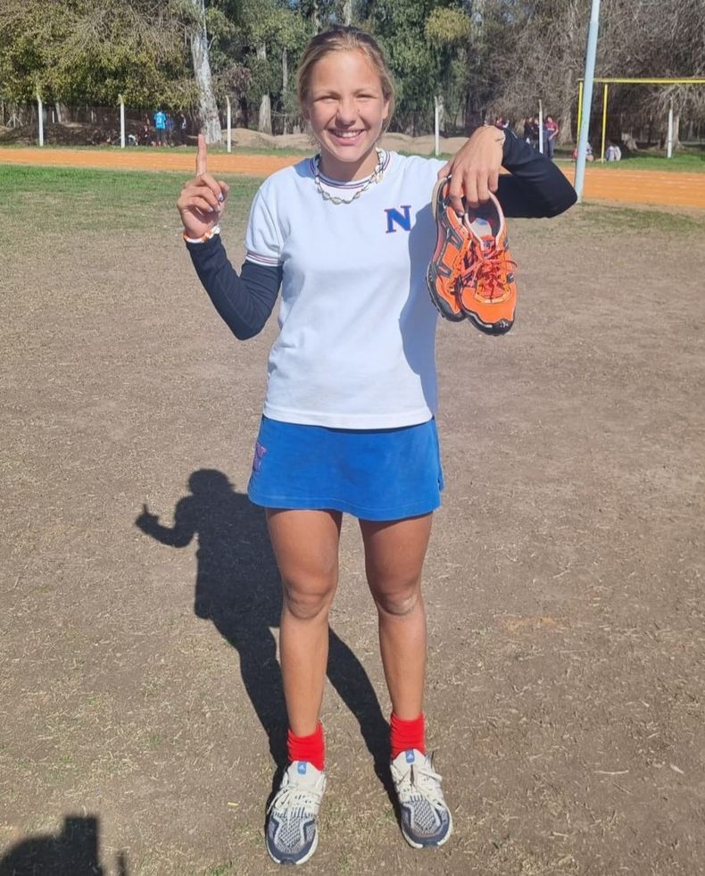 CLASIFICADA. Solana Valero, del colegio Norbridge, gan&oacute; los 80 metros de la Sub 14.