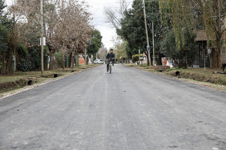 AS&Iacute; QUED&Oacute;. El asfalto en una de las calles intervenidas en Manuel Alberti.&nbsp;