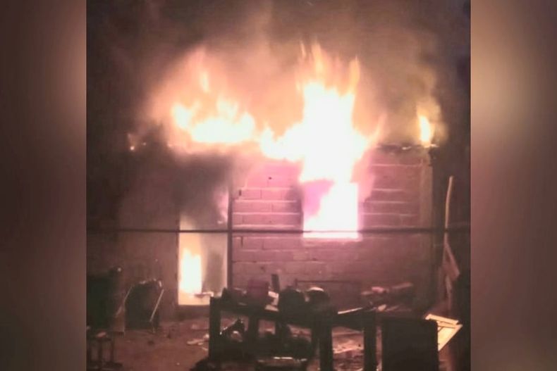 El incendio destruyó por completo la vivienda ubicada en la calle Nicaragua al 2000. 