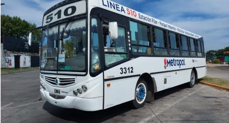 Si continúa el paro de colectivos, Metropol podría perder la concesión del servicio de transporte. 