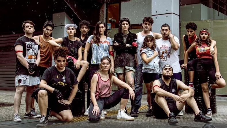 El elenco completo, con Ana Devin y su hija Donna.