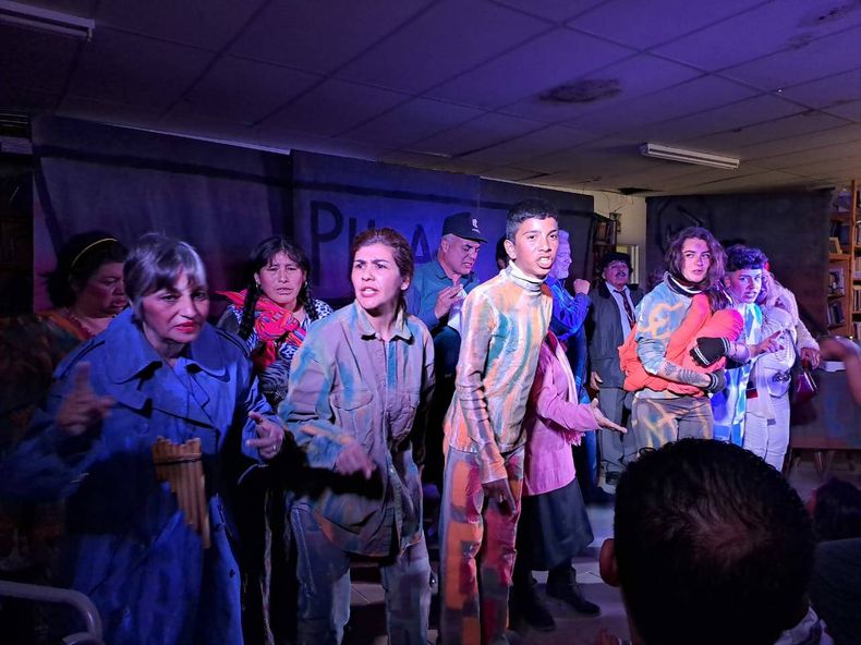"Nacidas del barro" es una creaci&oacute;n del grupo Alma de Barro.