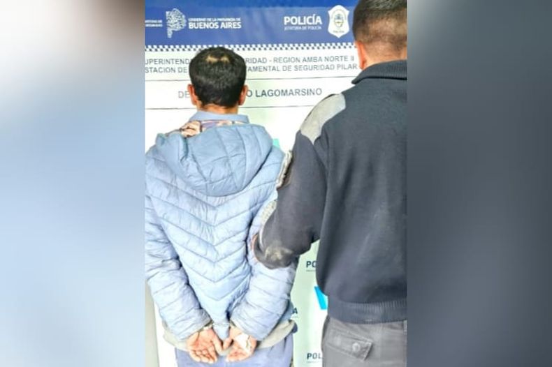 El sujeto agredió a su padre con un palo y fue detenido. 
