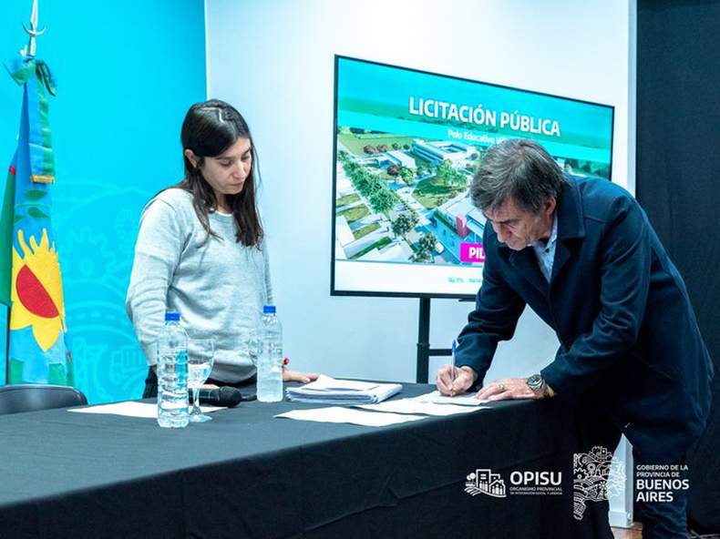 POLO EDUCATIVO. La provincia abri&oacute; los sobres con las ofertas de la licitaci&oacute;n.