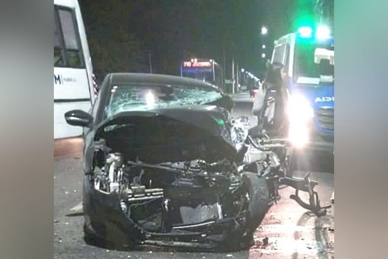 La conductora herida tiene 25 años y tuvo que ser trasladada al Hospital Central de Pilar. 