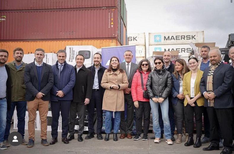 La donación de mercadería decomisada por la Aduana está valuada en 220 millones de pesos. 