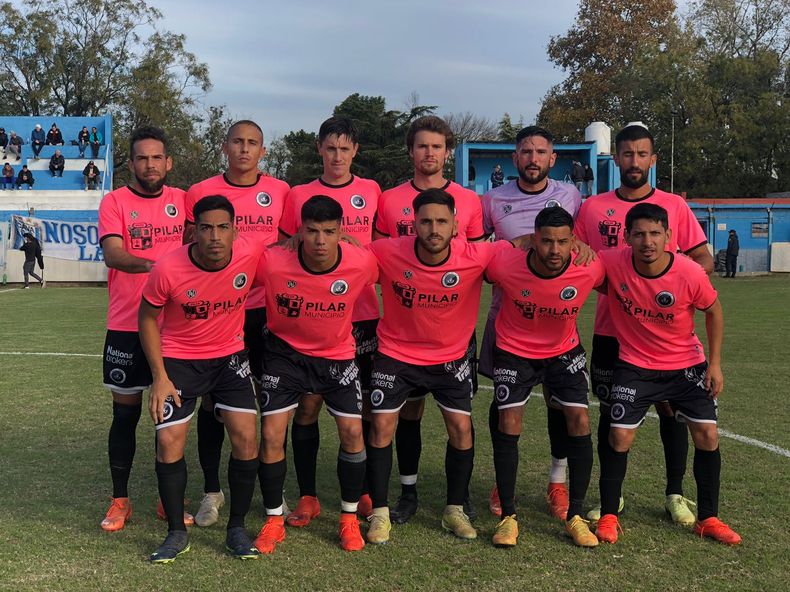 El once inicial de Real Pilar, que empat&oacute; 1-1 en La Isla ante Victoriano Arenas.