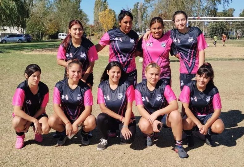FORMACIÓN. Las Amigas bajó a El Temple y le quitó la chance de seguir puntero.