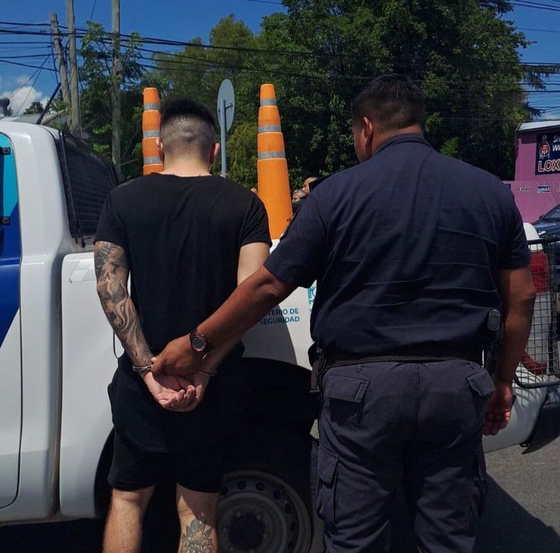 Uno de los cuatro detenidos.