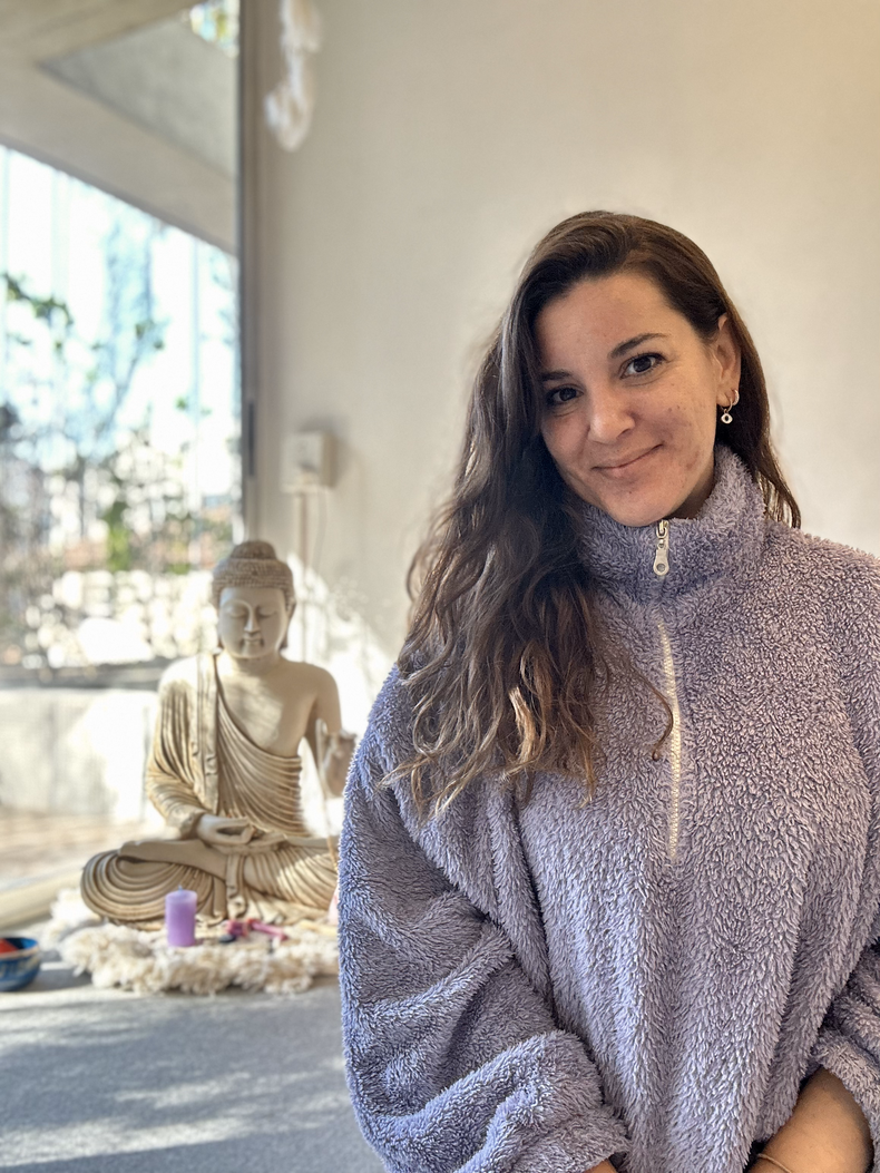 Camila Sanchez, la fundadora del espacio, cuenta a pilaradiario.com cómo pasó de trabajar para un banco a ser una emprendedora dedicada a su pasión: la enseñanza del yoga.