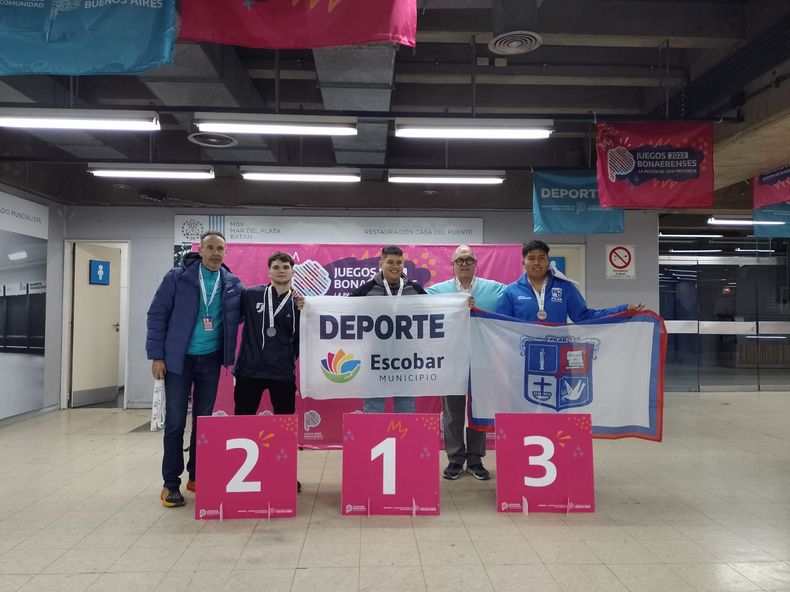TERCERO. Cristian Z&aacute;rate consigui&oacute; la medalla de bronce en la categor&iacute;a Universitarios del Ajedrez.