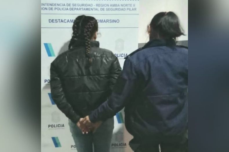 La detenida tiene 20 años y en la noche de ayer destrozó la casa de su madre con un hacha. 