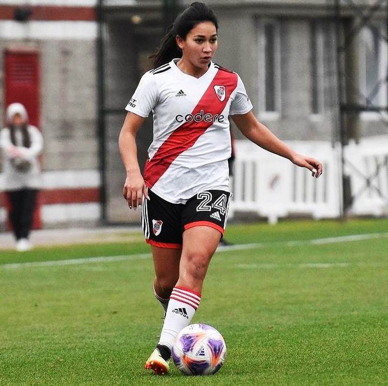 Bel&eacute;n Ludue&ntilde;a tiene 19 a&ntilde;os y juega como defensora en la Primera de River.