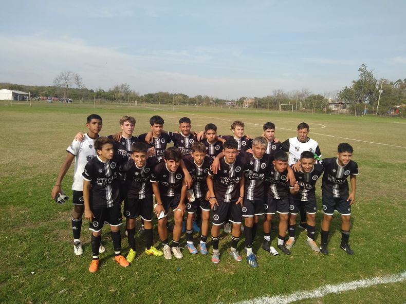 CONTUNDENTE. La Octava del Monarca se despachó con un 5-0 en Quilmes.