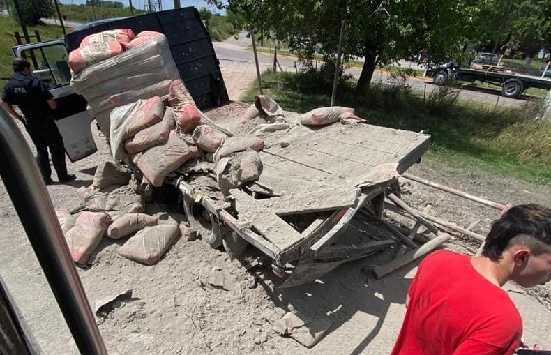 El camión fue embestido por un tren que iba en sentido a Los Cardales.