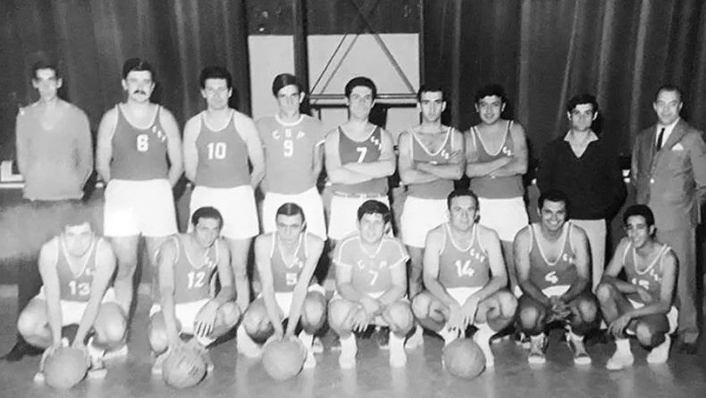 SELECCIÓN DE PILAR. Parados: Miguel Nasso, Enrique Frizzán, Hugo Prodan, Juan Salomón, “Cacho” Márquez, Daniel Domenech, Mario Albornoz, Ricardo Anro (planillero) y Alberto Orione (DT). Agachados: Sergio Cataini, José Hikalik, Roberto Guerrini, Miguel Negri, Luján, Oscar Cabral y Víctor Lagrave.