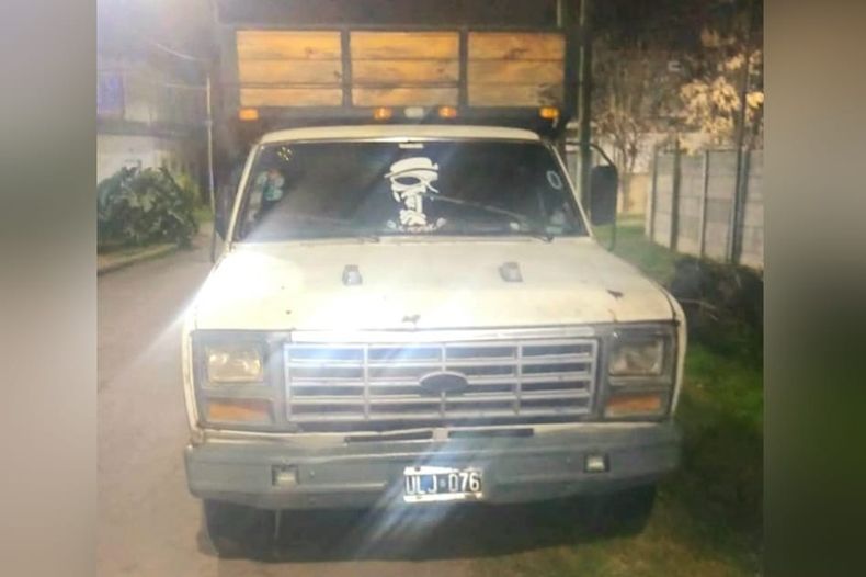 El menor detenido por circular en la camioneta robada tiene 16 años y es de Villa Verde.
