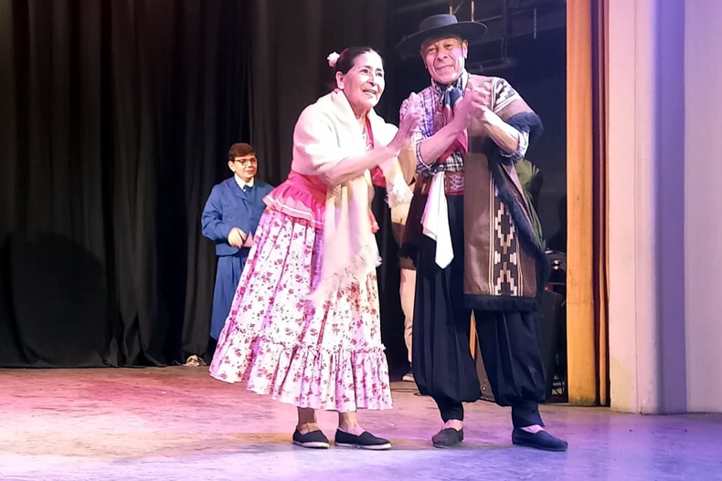 El folklore dej&oacute; bien alta la cultura de Pilar.