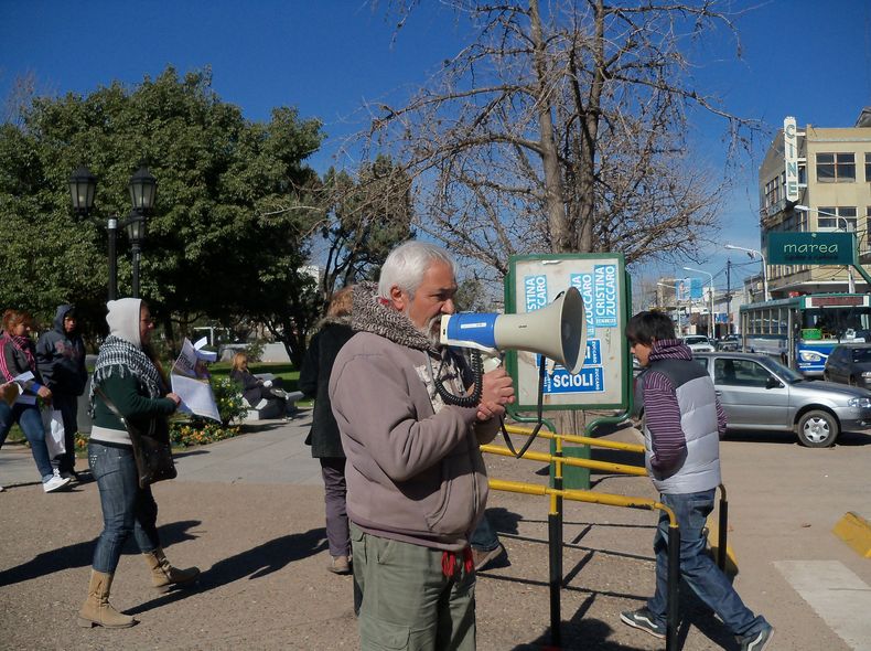 Carlos Cornejo fue varias veces candidato a intendente de Pilar por el Partido Obrero. En la actualidad era parte de Pol&iacute;tica Obrera.