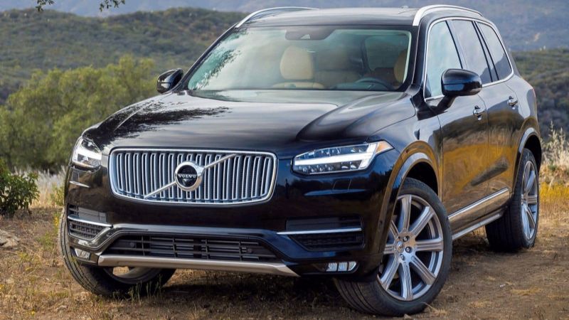 Volvo inventó un auto eléctrico que detecta cuando el conductor está distraído y se detiene