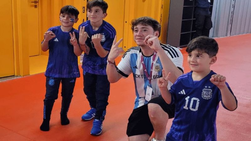 La premonición de Paulo Londra junto a los hijos de Lionel Messi