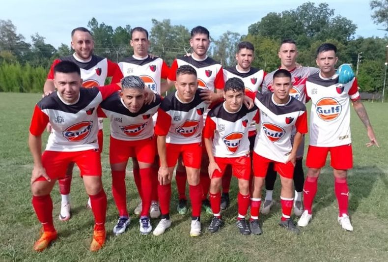 Presidente Derqui espera por el líder Flecha Azul en el duelo por la cima de la Primera B.