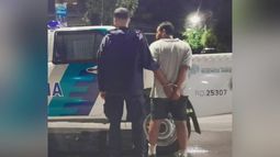 Sobre el sujeto pesaban tres pedidos de captura, uno de ellos por robo automotor. Sobre el sujeto pesaban tres pedidos de captura, uno de ellos por robo automotor.