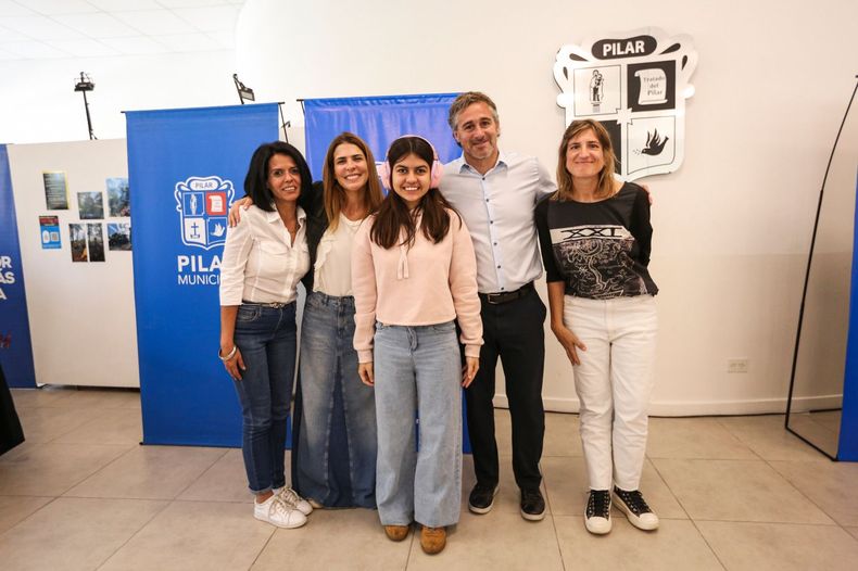 ENCUENTRO. Federico Achával, con funcionarias y una de las familias participantes.&nbsp;