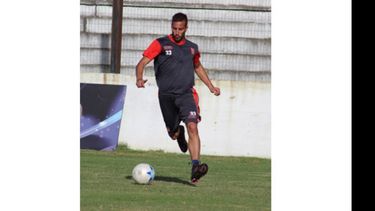 REGRESO. Zeppetella será titular, tras 9 partidos que se perdió por la lesión..