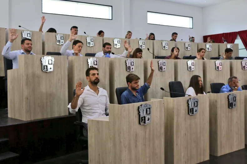 A MANO ALZADA. El presupuesto llegará esta semana y se votará en diciembre.