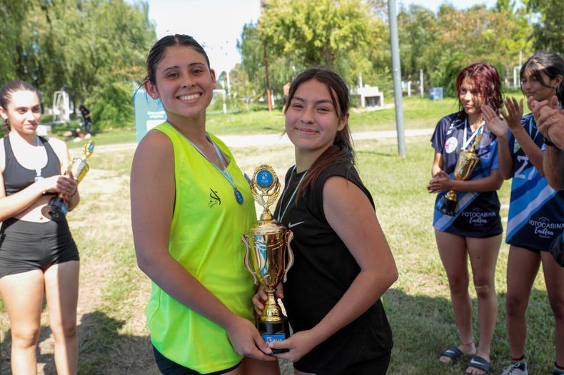 Kiara Ortigoza y Maia Santa Cruz ganaron en la Sub 17.