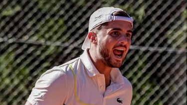 Rodríguez Taverna ganó un partido de gran intensidad ante Sperle.