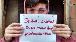 “SEÑOR LADRÓN YA NO TENGO NADA”. El cartel de una de las integrantes de una familia de Presidente Derqui, tras sufrir el tercer robo a su vivienda en 22 días. .