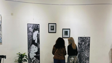 arte que brota: lanzamiento de muestra colectiva en art gallery office pilar