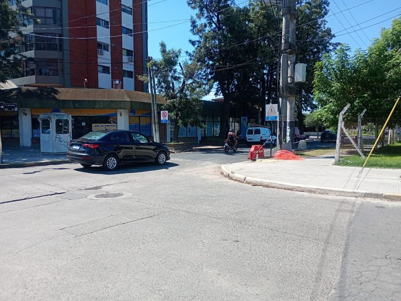 La calle Hipólito Yrigoyen ya se transita en toda su traza.