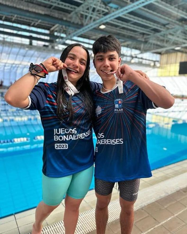 B - Natación florencia Barreto e Ignacio López Salomón 1.jpg