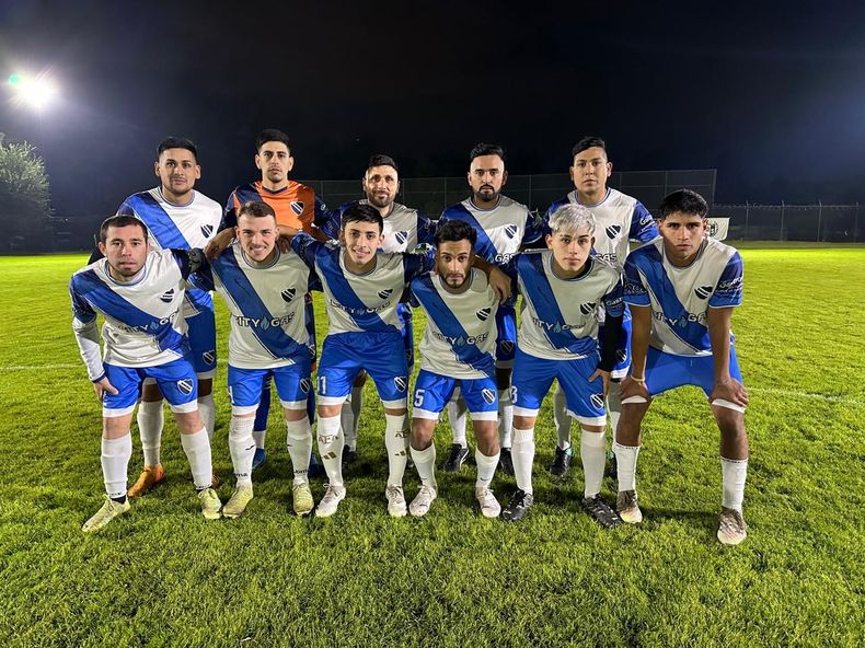 PUNTO. Unión logró un valioso empate en Tortuguitas ante Somra.
