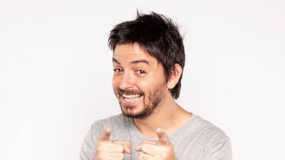 Mike Chouhy llega este sábado al Teatro Gran Pilar.