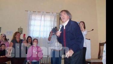 Con sus canciones y sus locuras, Carlitos Balá divirtió a grandes y chicos..
