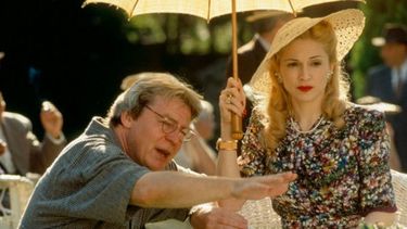 INDICACIONES. Parker hablando con Madonna, en el campo de polo de Pilar..