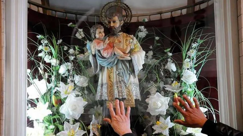 ¡Pidamos paz, pan y trabajo! (a24.com).