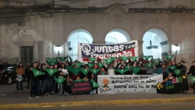 Aborto: Ola Verde frente al Municipio y la Iglesia