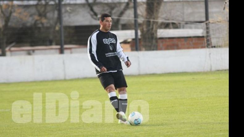 Diego Sosa (foto) o Martín Beretta asoman como reemplazantes de Leonel Bargas..